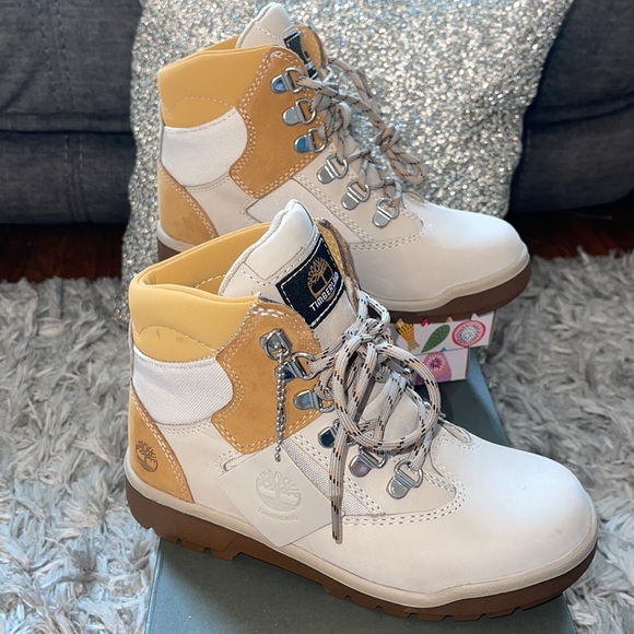 Light beige 6in. Nubuck Field Timberland Boots - Picture 5 of 6